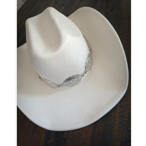 Illuma Metal Concho Western White Hat New - Picture 3 of 10